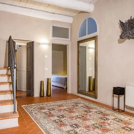 La Corte Apartment *